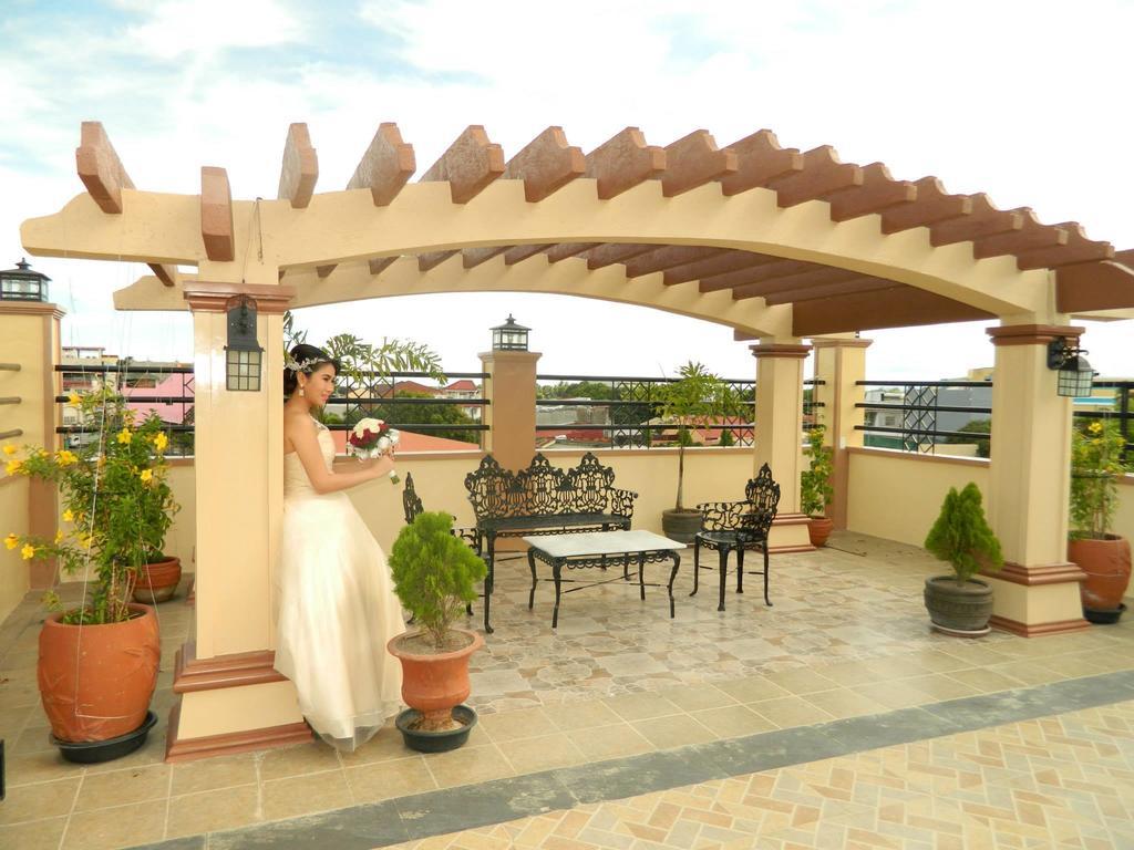 The Saint Joseph Residential Suites Lucena Pokoj fotografie
